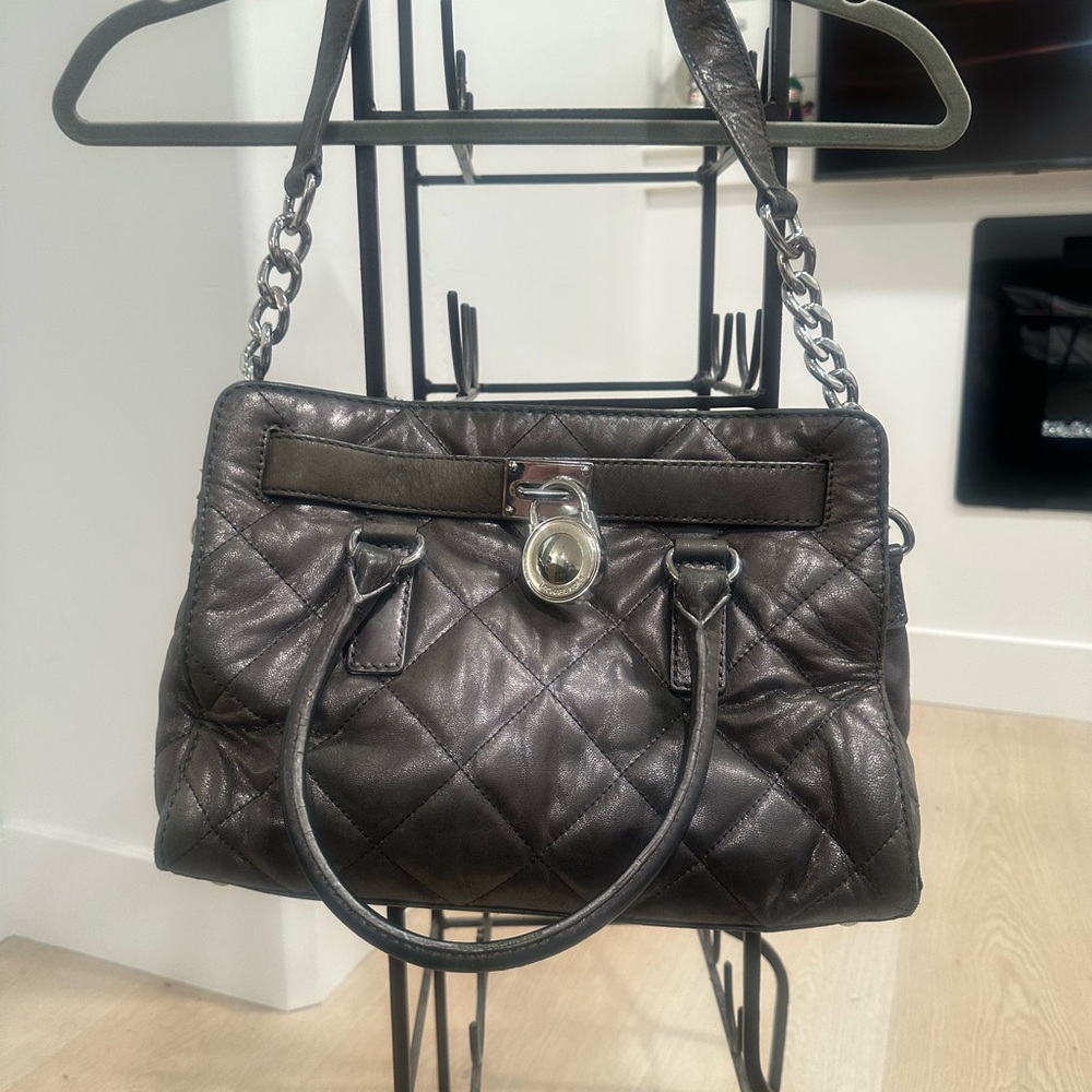 Michael Kors Hamilton Quilted Leather Shoulder Bag - Dark Gray